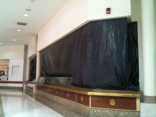 The Jamestown Mall food court was mostly dead