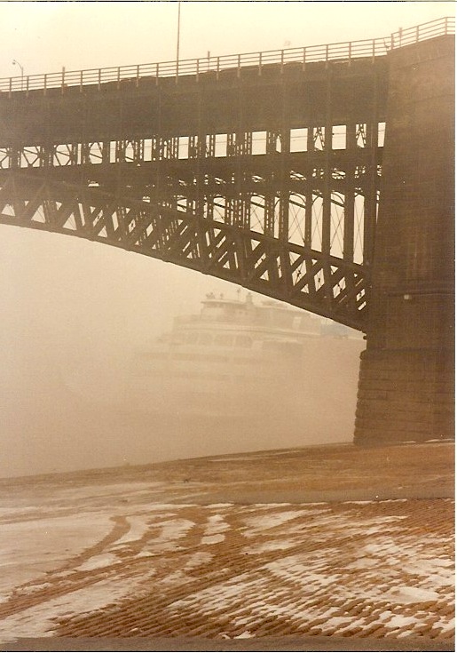 Eads Bridge with the Admiral in early 1991