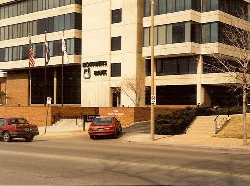 ABOVE: Boatman's Bank on Lindell in 1990-91, now a Bank of America