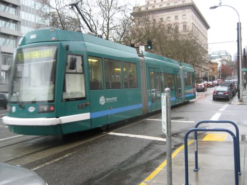 This streetcar in Portland OR is a circulator, not a rapid streetcar 