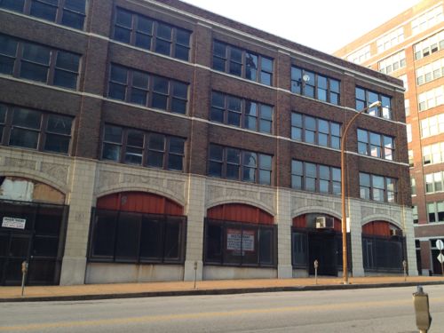 1701 Locust is a handsome 4-story building built in 1926. It has had several owners in the last decade. It is vacant. 