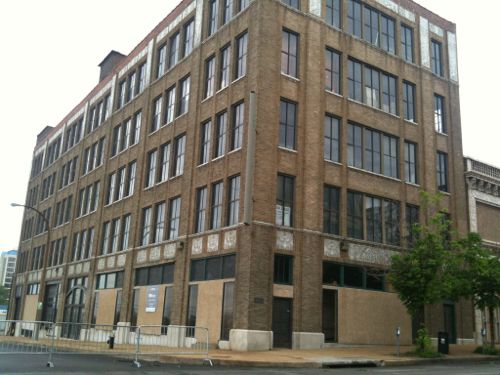 I've long thought 22000 Locust was ripe for redevelopment. May 2010 photo.