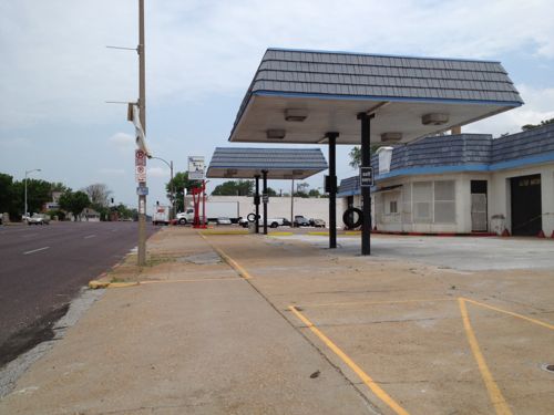 Two blocks north at 2618 N. Florissant is another vacant gas station, this building has been modified many times since 1938.