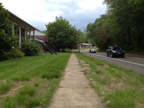 As Murdoch Cut-Off approaches Murdoch a sidewalk does exist. 