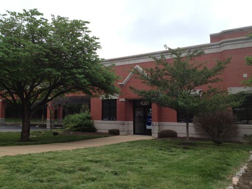 This one-story branch bank was built in 1995 when SLU bought & razed the branch at Lindell & Grand. The site is 0.75 acres.