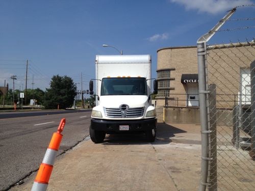 This truck wasn't even a problem because the driver parked such that I had room to go to the right and behind. 