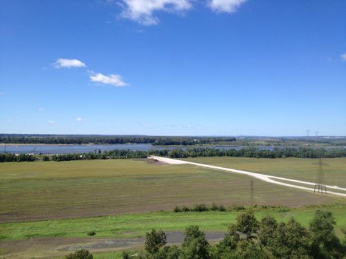From the top level of the tower (150 feet high) you get a great view of the confluence of the Mississippi & Missouri rivers.