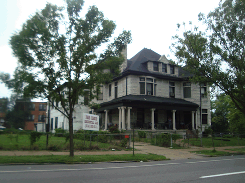 2009 photo of Page Manor from GEO St. Louis 