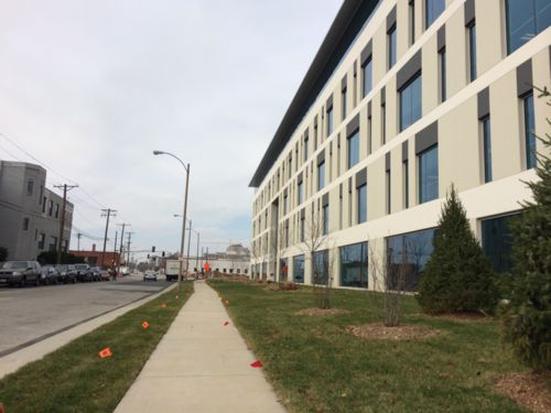 BJC @ The Commons is set back in office park fashion, even though the grass is green this isn't an environment designed to attract pedestrians. 