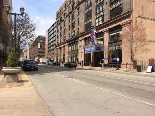 This view is from Saturday, but the weekday rush hour is similar, the through lane has 5-6 vehicles each cycle but the right turn lane  has few if any cars. 