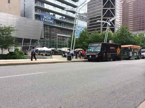 Food truckle on Locust for a Partnership for Downtown lunchtime event