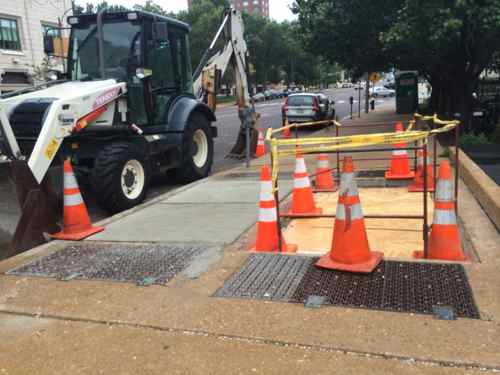 Ameren replaces concrete vault lid on Olive 