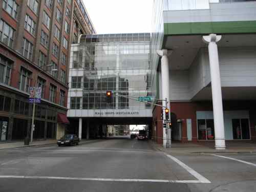 Looking east along Washington Ave from 7th, February 2006