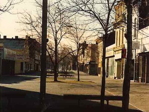 From 1977-2010 two blocks of N 14th was a "pedestrian mall". By Spring 1991 it was already long-dead. 