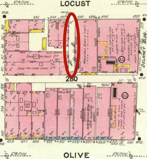February 1909 Sunburn map shows city block 280 bounded by Olive, 10th, 11th & Locust. I've circled the vacated alley that is the subject of this post. Click image to view full page. 