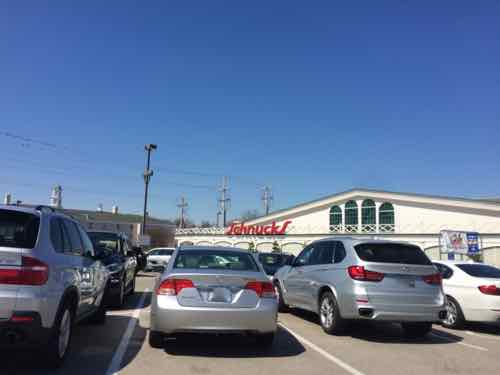 Schnucks at 10275 Clayton Rd. in the Ladue West Shopping Center was built in 1959. The shopping center site is only 5.44 acres.