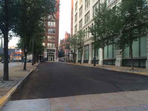 Looking South on 17th St from Washington Ave, this bit is one-way in the direction we are looking 