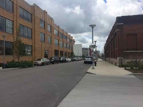 Looking back West toward Boyle, the North side didn't get the same treatment with street trees.