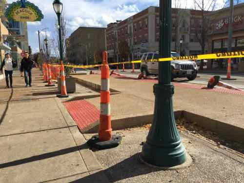 With track completed in the main Delmar Loop crews are now working on platforms and such. 