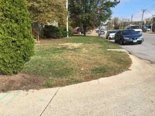 At 9:26am I get to 1249 Macklind, owned by American Pulverizer, and see there's no sidewalk. Rather than risk getting hit in the street, I risk tipping over on uneven ground. If it had rained I might have gotten stuck.