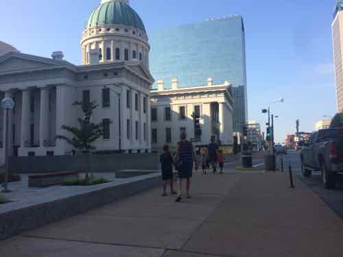 On Broadway we see more pedestrians with the Old Courthouse being the new main ticketing point for the Arch, July 2015