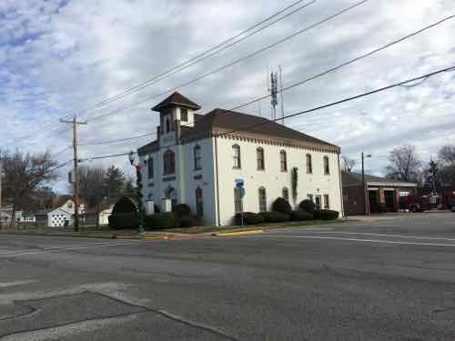 Former City Hall in O'Fallon IL, 200 N. Lincoln. Click for map. 