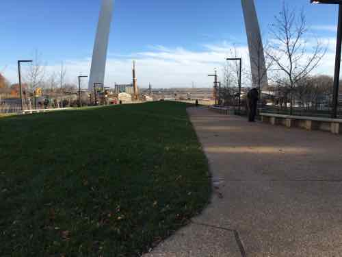 Walkways on either side of a low bern lead you tossed the Arch. The previous flight of steps in the center meant many didn't go through the Square. 