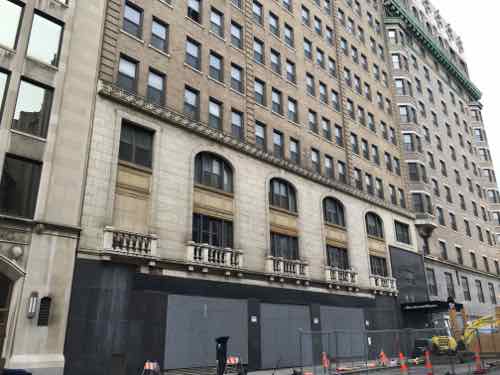 In this view of the South facade along Locust St we can see the 1925 Shell Building (left), the annex (center), and original Hotel Jefferson (right) 