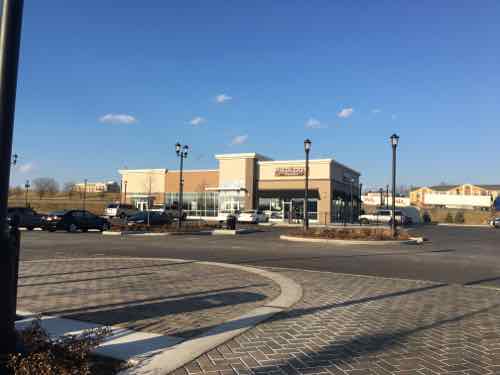 Further North is another 1-story building with Missouri's first Pieology pizza chain. Click image for Sept 2015 article