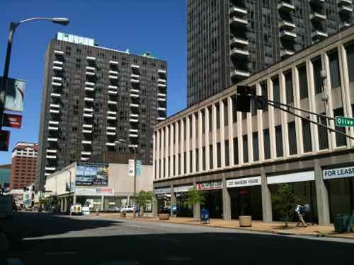 The Mansion House center faces 4th Street, 2011 photo 