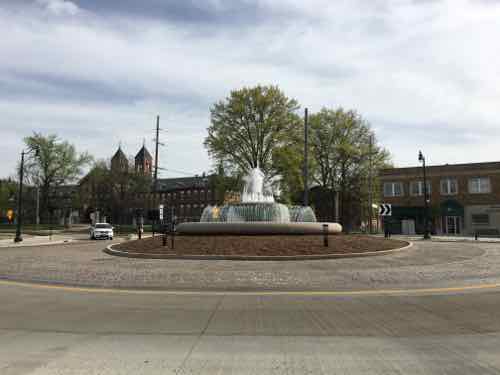 Back at the new fountain at the circle where Florissant Rd meets Natural Bridge, this commercial district is known as The Wedge