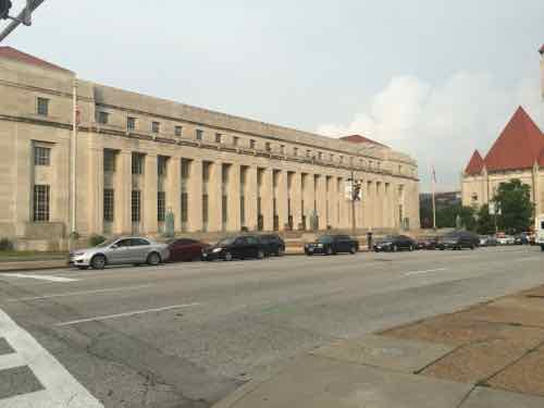 Thew line of cars you see aren't parked on Market, they're in the outside drive lane in a line to access the USPS parking garage 