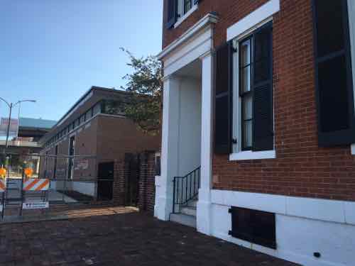 The sole-survinving early 18th century row house with addition 