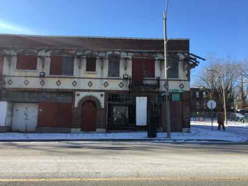 One of my favorite buildings in St. Louis survived another year. 